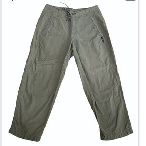 Columbia green ladies hiking capris- Army green